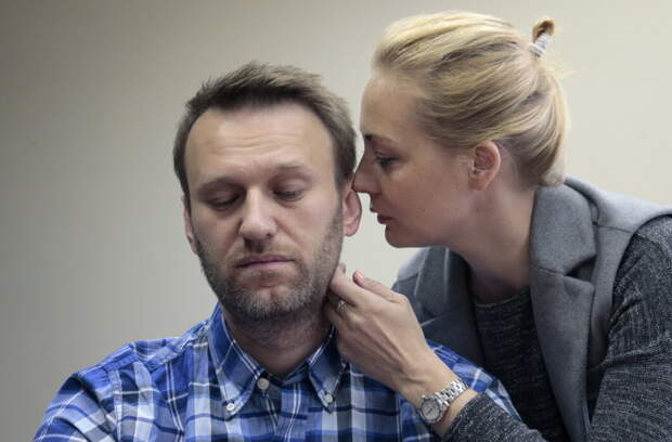 Как помочь Навальному