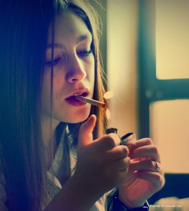Картинки по запросу курящая девушка