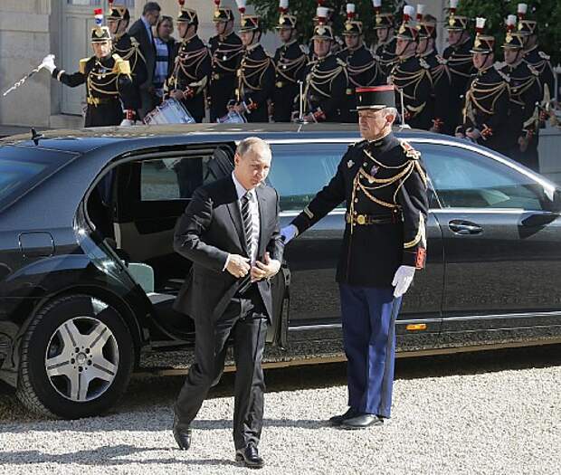 Four leaders arrive in Paris for Ukraine peace talks