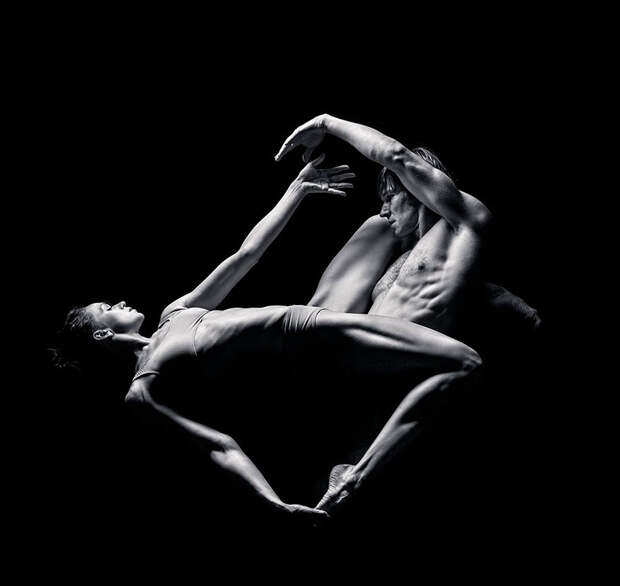 https://static.boredpanda.com/blog/wp-content/uploads/2016/10/dance-photography-vadim-stein-133-5804970e4255a__880.jpg