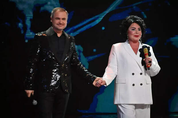 «Да он уже старше меня выглядит»: 75-летняя Надежда Бабкина назвала 45-летнего Евгения Гора «старичком»