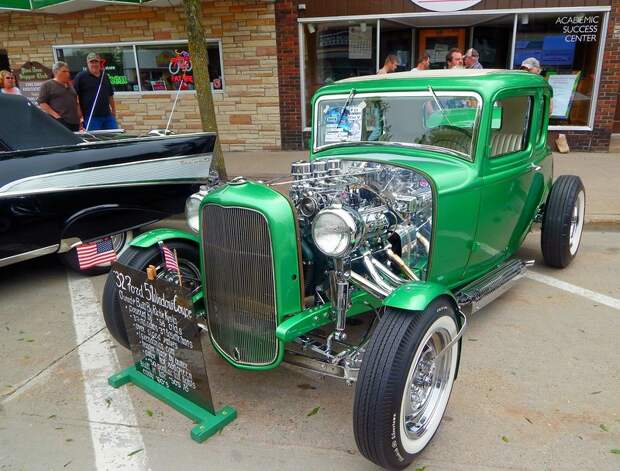 Выставка ретро-автомобилей в штате Висконсин авто, выставка, олдтаймер, ретро автомобили