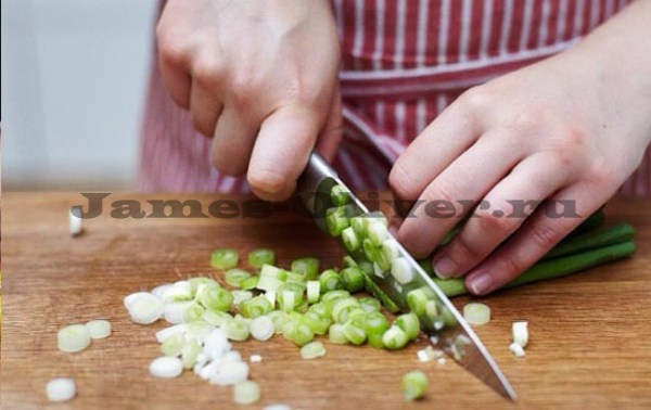 Куриный шашлык в духовке с салатом из манго