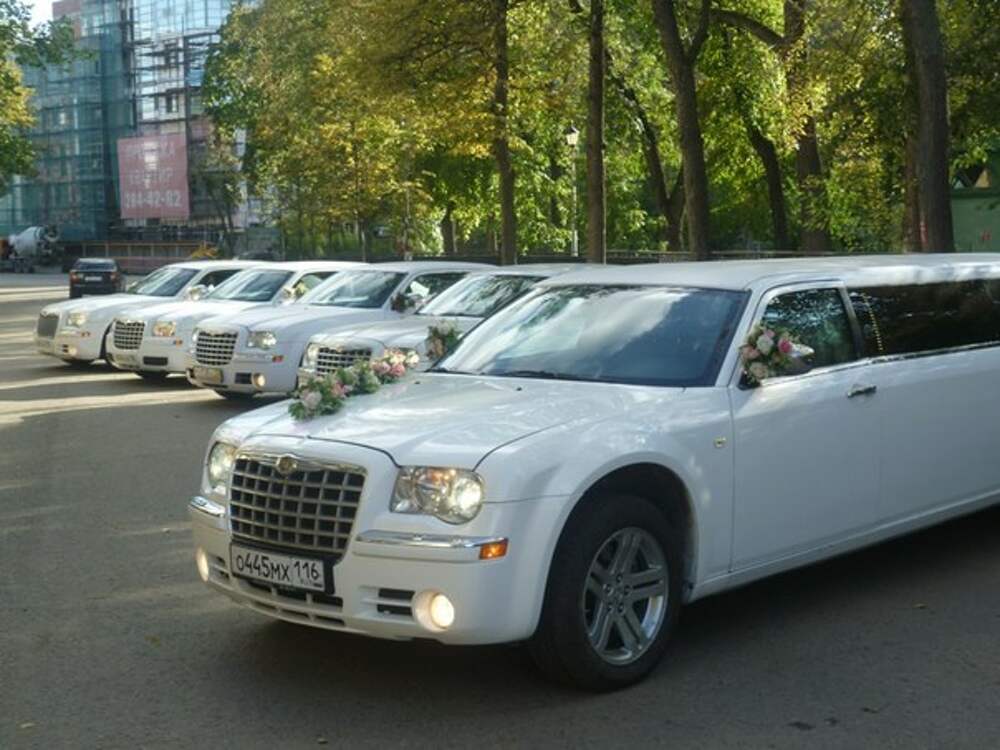 Крайслер 300 c свадебный