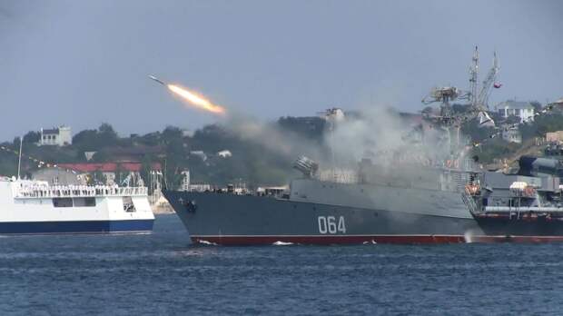 Противолодочный корабль "Муромец", стрельбы. Источник изображения: https://vk.com/denis_siniy