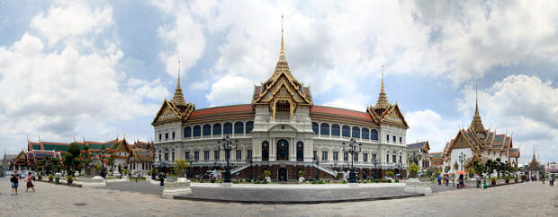 Таиланд. Бангкок. Большой дворец является резиденцией Пхумипона Адульядета. (Efendi Kwok)
