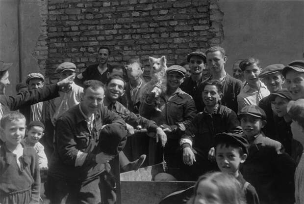 Запретные фотографии : Варшавское гетто летом 1941 года warsawgetto24 Запретные фотографии : Варшавское гетто летом 1941 года