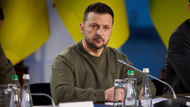 Зеленский подписал закон о мобилизации преступников на Украине