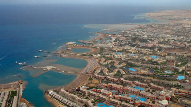 Шесть человек погибли при крушении туристического батискафа в Египте