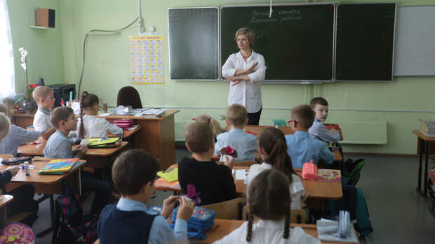 Назад в СССР. В школы России хотят вернуть общественно полезный труд