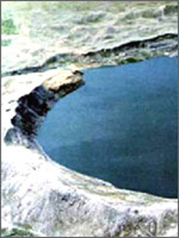 Озеро Чаган, созданное с помощью ядерного взрыва в 1965 году