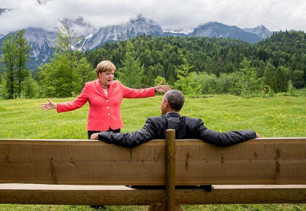 Один из снимков с саммита G7 в Баварии, на котором запечатлены Ангела Меркель и Барак Обама.