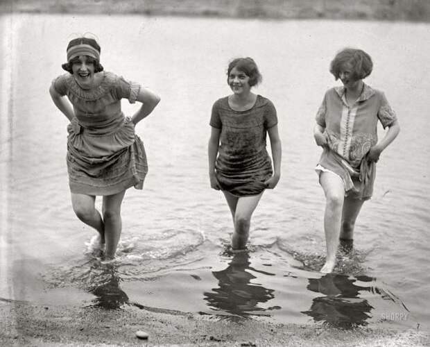 Откровенные фотографии девушек начала XX века