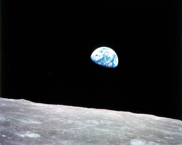 NASA ко Дню Земли показало лучшие снимки нашей планеты