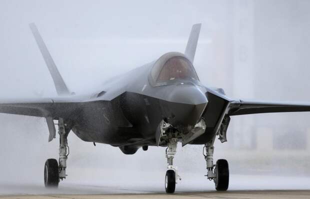 Истребитель-бомбардировщик F-35