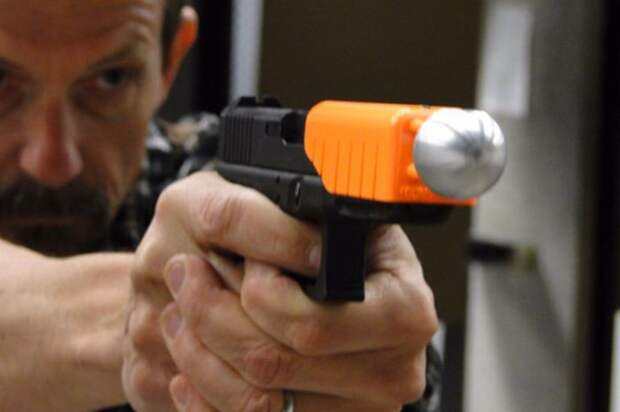 Насадка на дуло пистолета Alternative. Насадка на дуло пистолета Alternative.