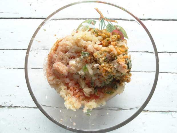 Турецкие лепёшки. В них есть мясо и овощи, много начинки и такое безумно вкусное тесто