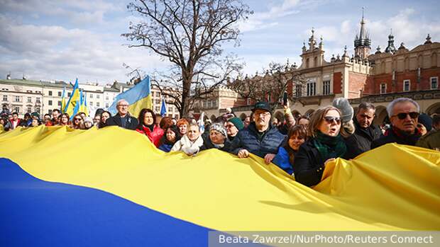 Полонист Стремидловский: Польша предпочла украинским беженцам милитаризацию