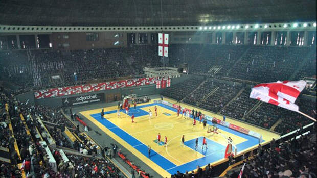 8 тысяч зрителей на матче Международной студенческой баскетбольной лиги в Тбилиси. Фото Единая студенческая лига