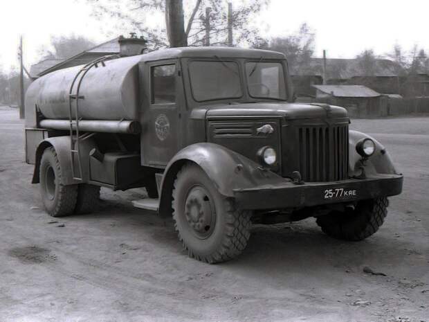 МАЗ 200 - первый большегрузный автомобиль в СССР  $200, автомобиль, большегрузный, маз, первый, ссср