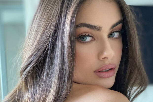 Модель из Израиля признана женщиной с самым красивым лицом