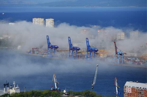 Краны Владивостокского морского торгового порта