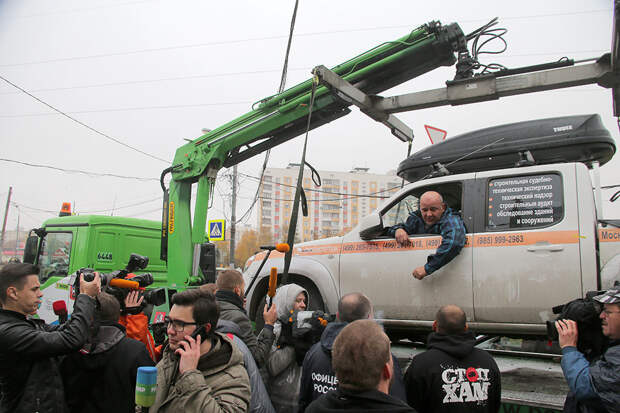 За эвакуацию авто с человеком внутри введут уголовную ответственность авто, нарушение прав граждан, незаконное лишение свободы, эвакуацию авто