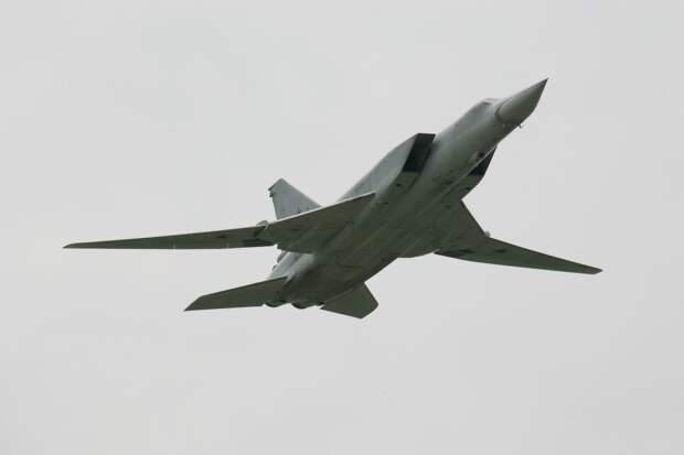 Бомбардировщик Ту-22М3 разбился при посадке в Мурманской области
