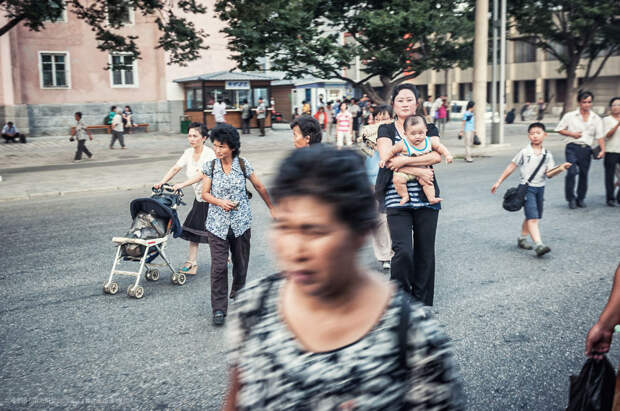 i-took-and-smuggled-these-out-of-north-korea-illegal-photos-kim-doesnt-want-you-to-see-13__880