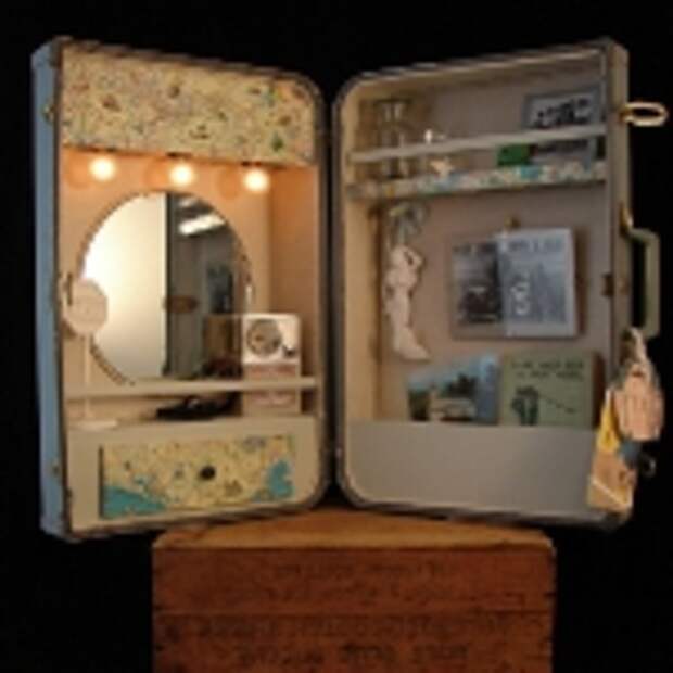 recycled-suitcase-ideas-vanity1.jpg