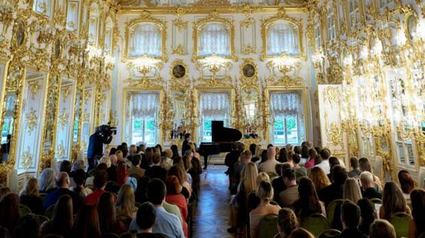 В Петергофе стартовал фестиваль Pianissimo