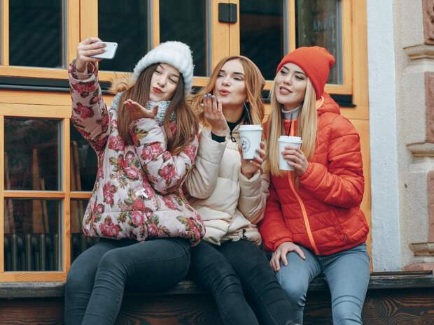 Вайб, скуф, альтушка, пов: вам понятен язык зумеров? Наш тест поможет разобраться