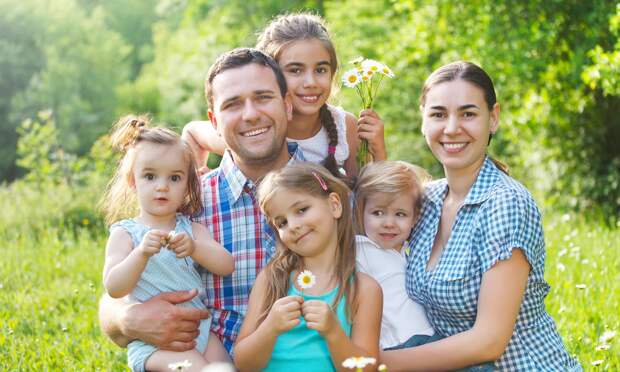 Единое пособие для семей с детьми в 2026 году: размер выплаты, кому положено и как получить