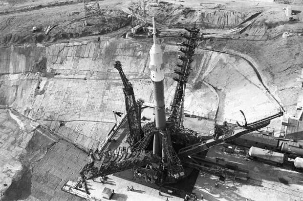 Крупнейший в мире космодром «Байконур» празднует сегодня 60-летие. Архивные фотографии «Байконура» — в нашей фотогалерее.