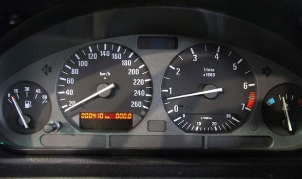 Капсула времени: BMW 320i E36 1995-го года с пробегом 410 км Капсула времени: BMW 320i E36 1995-го года с пробегом 410 км авто, еда, история