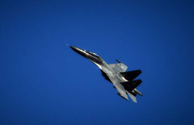 Пентагон: Су-27 совершил опасный перехват самолета ВВС США над Чёрным морем Пентагон: Су-27 совершил опасный перехват самолета ВВС США над Чёрным морем