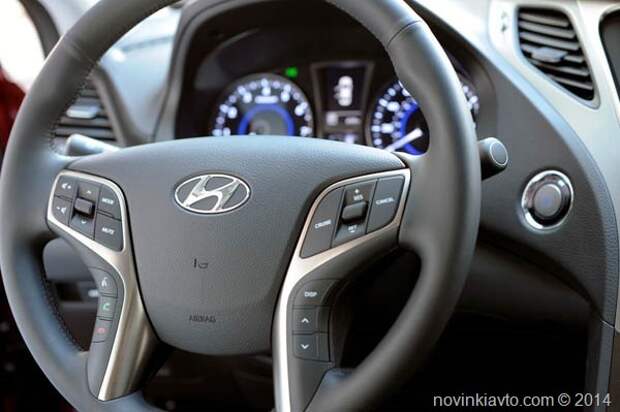 2014-Hyundai-Azera-4