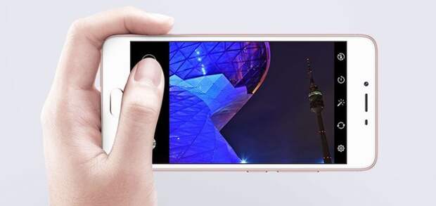 Meizu M3s в руке