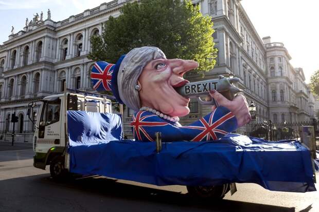 В британском парламенте набрали подписи для вотума недоверия Терезе Мэй