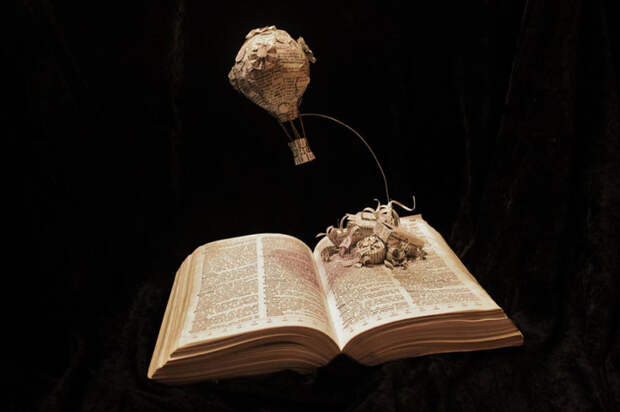 удивительные скульптуры из старых книг (8)