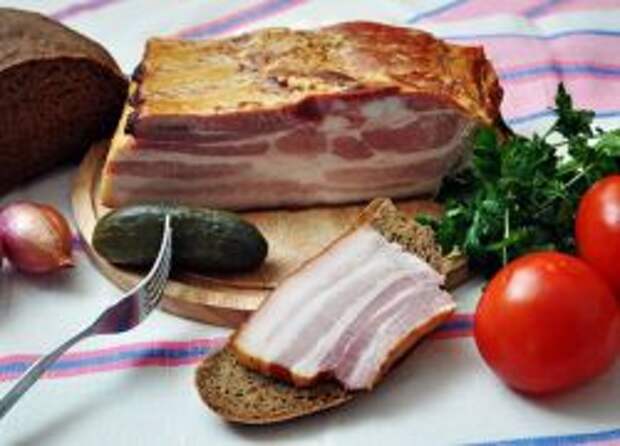 как приготовить свиную грудинку в луковой шелухе