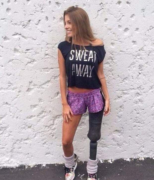 3043090