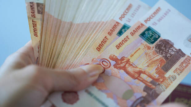 Деньги придут до 30 апреля: в СФР рассказали, кто получит пенсии за май досрочно