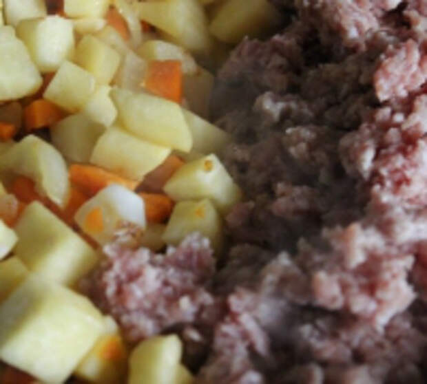 Рис с овощами и мясным фаршем