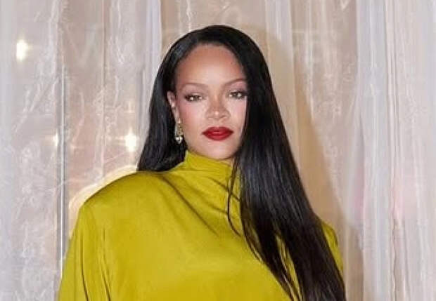 Рианна прилетела в Мумбаи на вечеринку в честь своего бренда Fenty Beauty