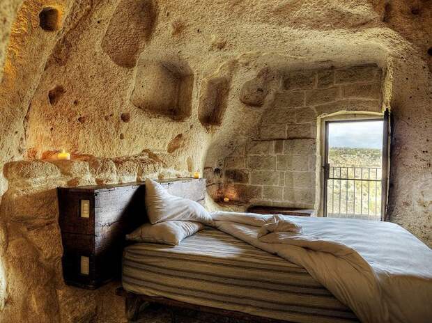 Cave_Hotel_3
