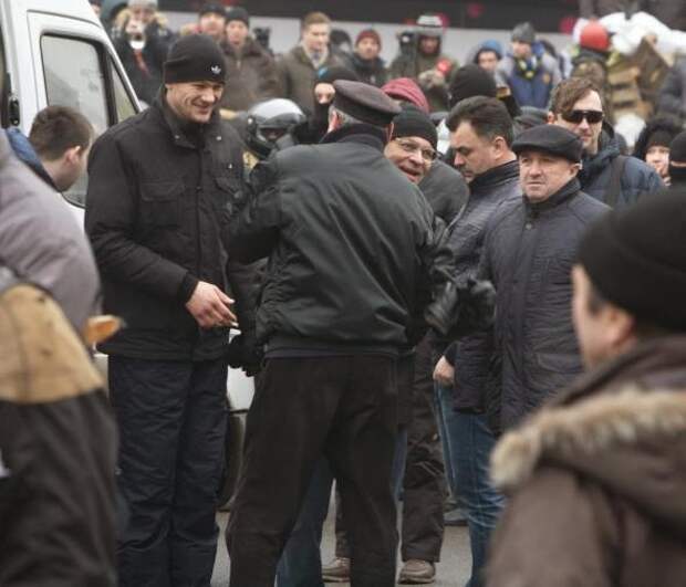 Киевляне за чистый город и против фашистов