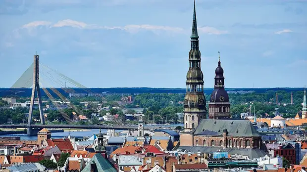 В России осудили переход системы образования Латвии на латышский язык