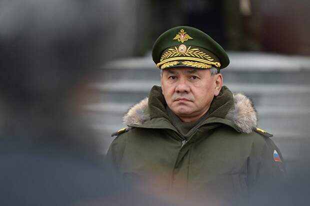 Шойгу проинспектировал армейский склад нового формата 
