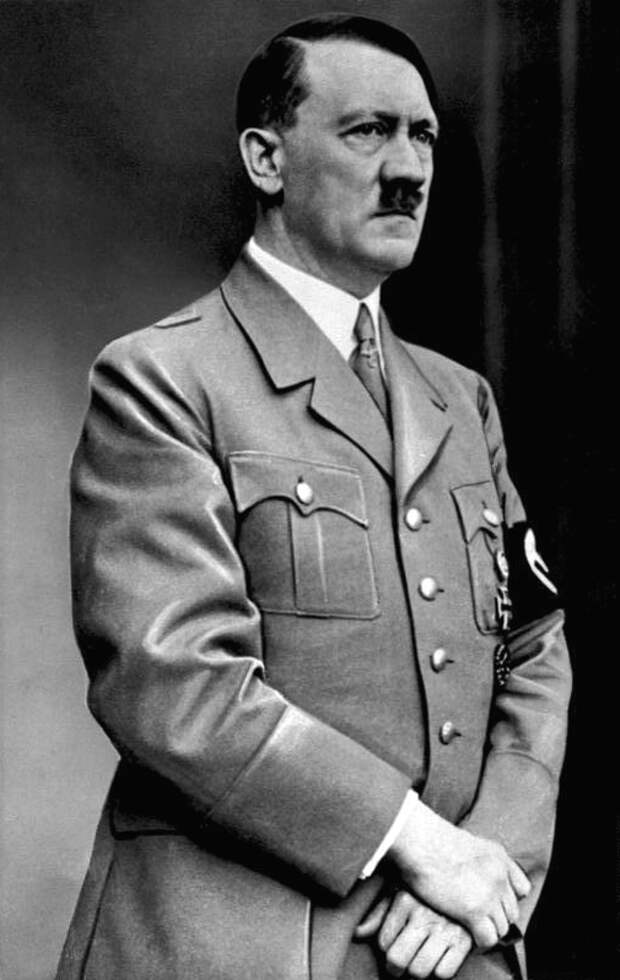 Адольф Гитлер, 1937 год.jpg